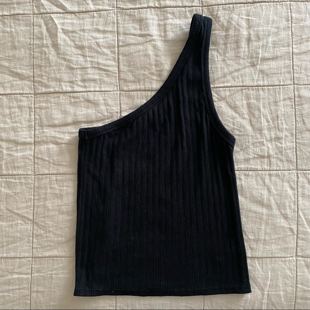 Ribbed Asymmetric Black Crop Top